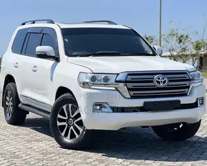 Toyota Land Cruiser 4.5 V8 VXR 2012 White