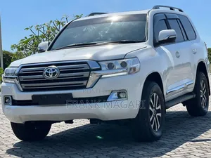 Toyota Land Cruiser 2018 White