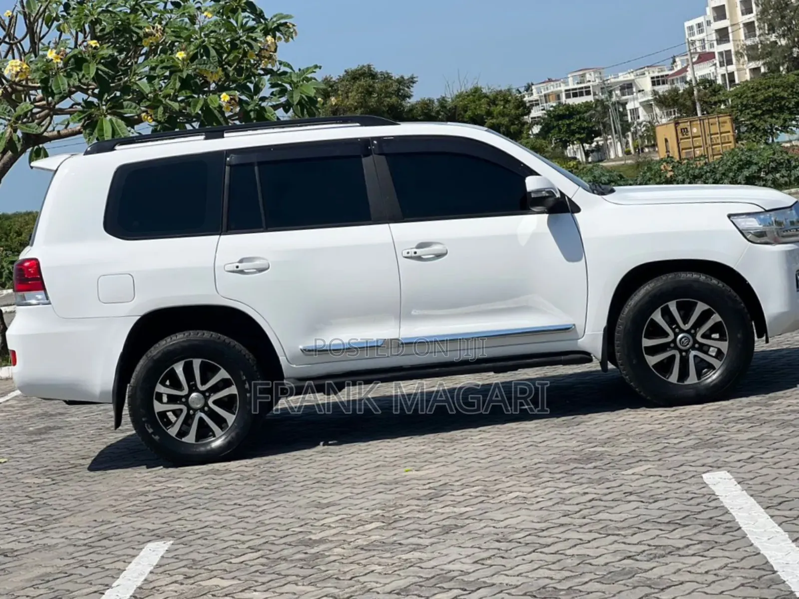 Toyota Land Cruiser 2018 White
