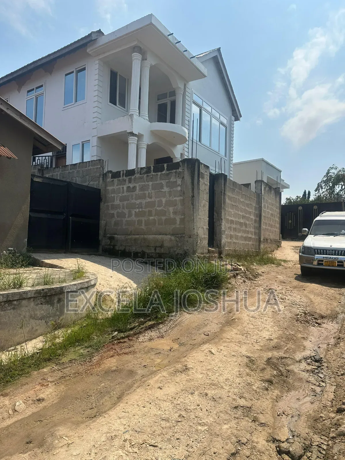 3bdrm Apartment in Makongo Juu, Kinondoni for sale