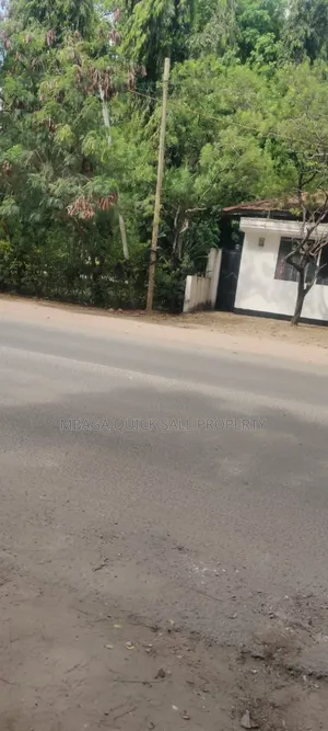 3bdrm House in Ada Estate for rent