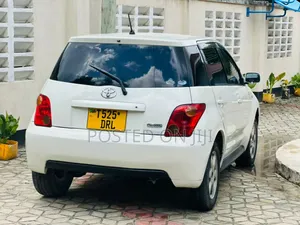Toyota IST 2005 White