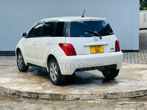 Toyota IST 2005 White