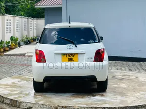 Toyota IST 2005 White
