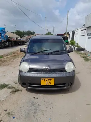 Toyota Sienta 2005 Gray