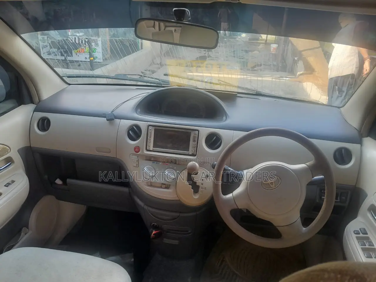 Toyota Sienta 2005 Gray