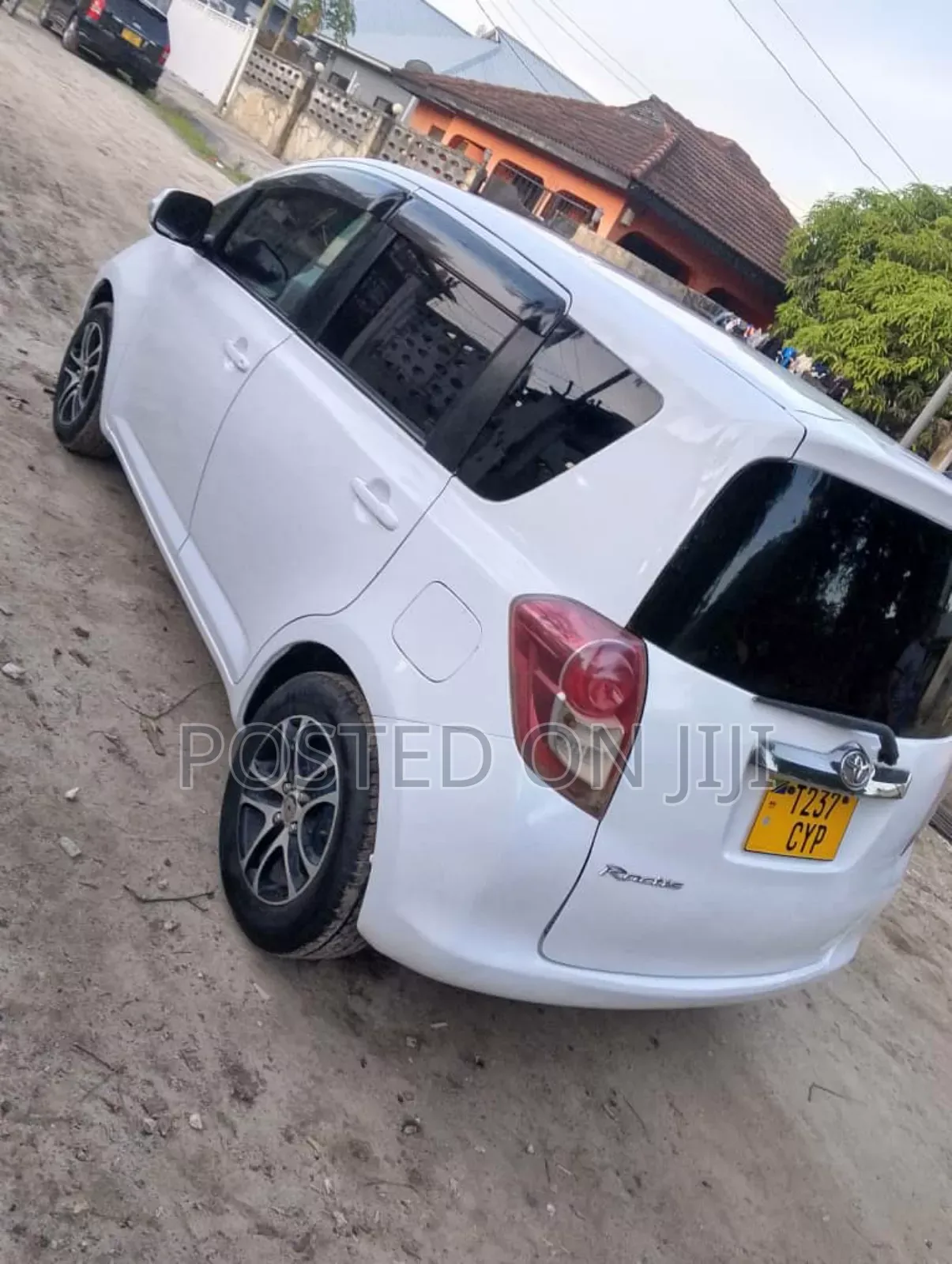 Toyota Ractis 2005 White