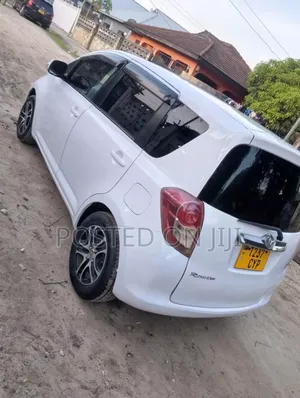 Toyota Ractis 2005 White