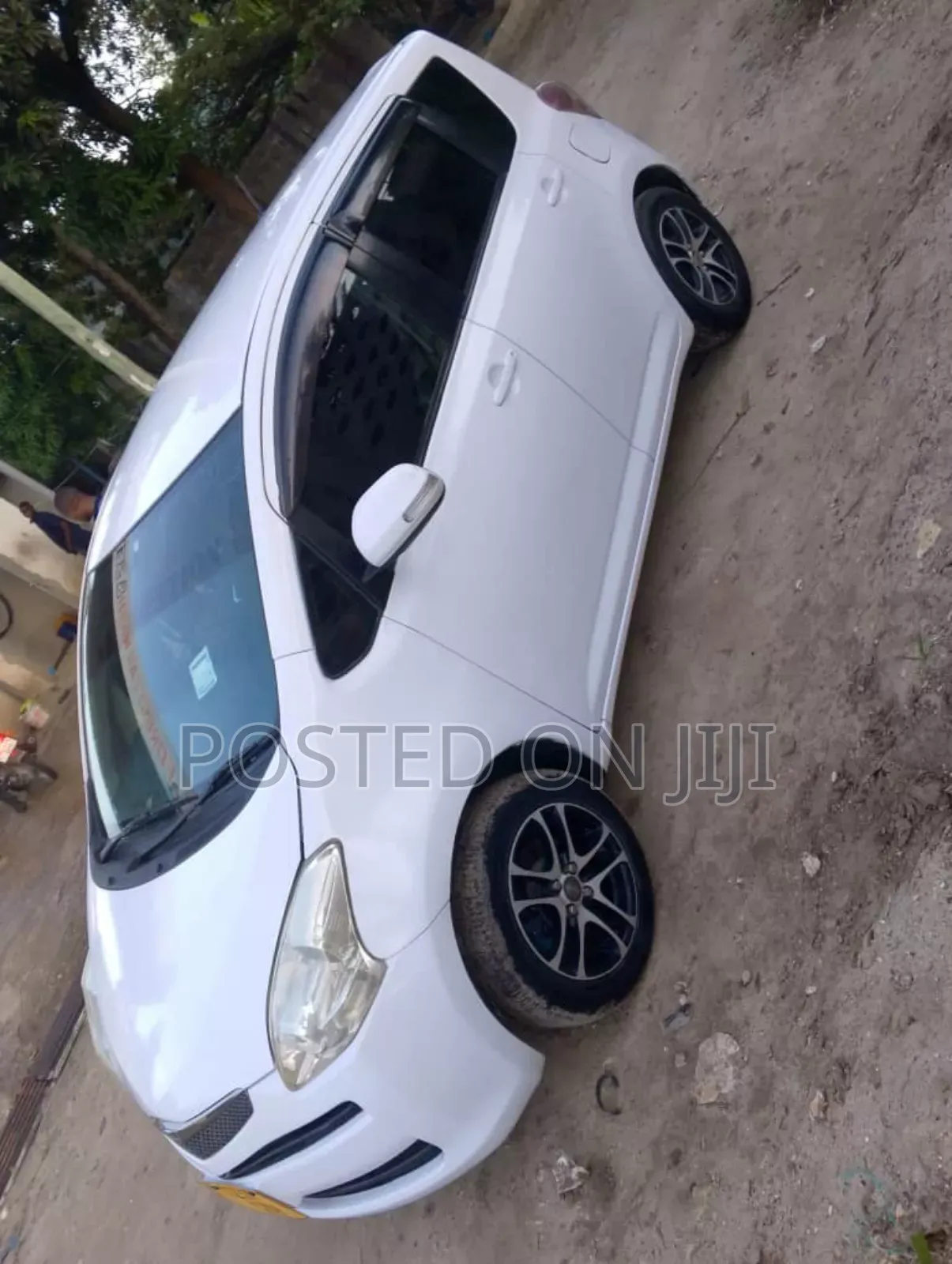 Toyota Ractis 2005 White