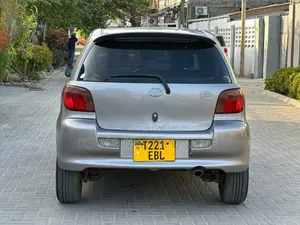 Toyota Vitz 2004 Silver