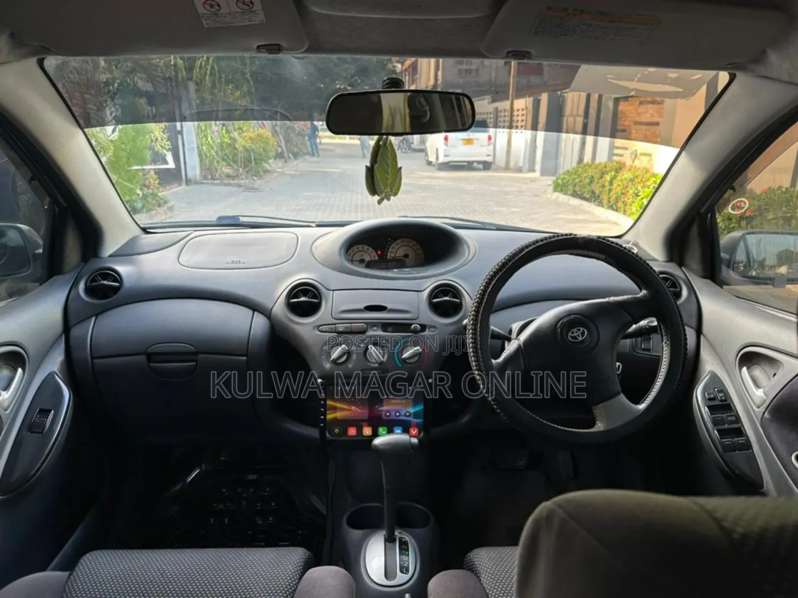 Toyota Vitz 2004 Silver