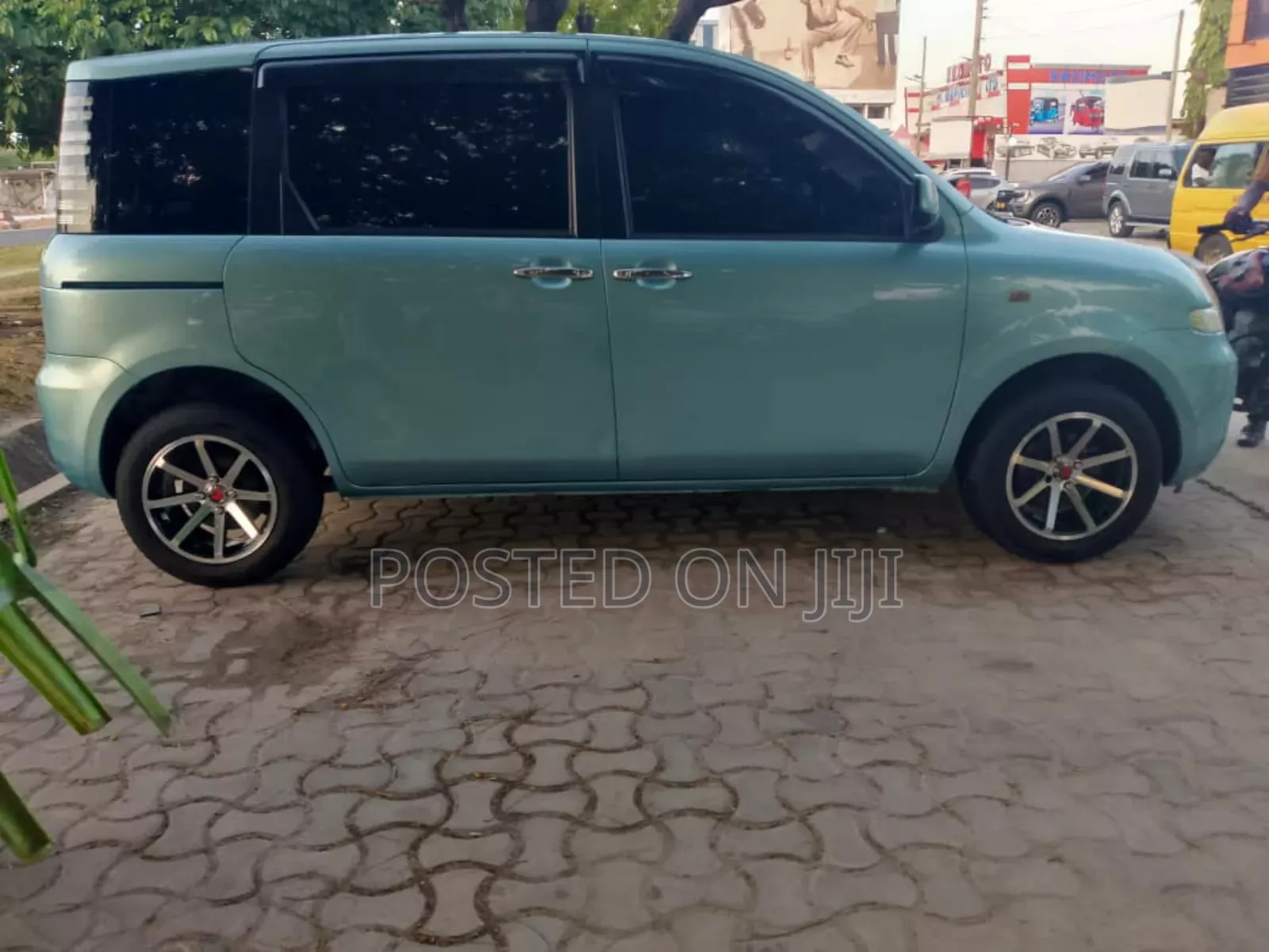 Toyota Sienta 2005 Blue