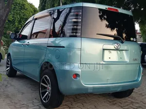 Toyota Sienta 2005 Blue