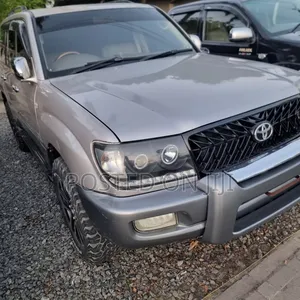 Toyota Land Cruiser 2005 Silver