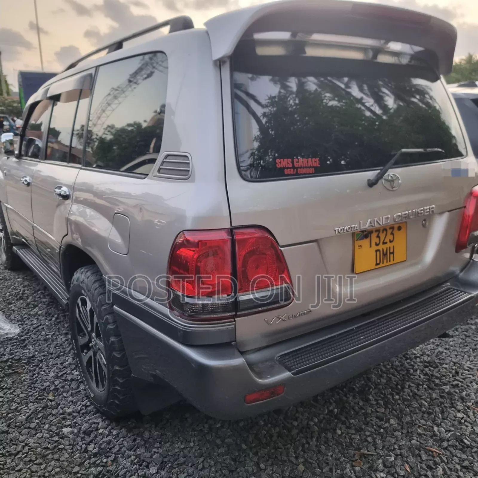 Toyota Land Cruiser 2005 Silver