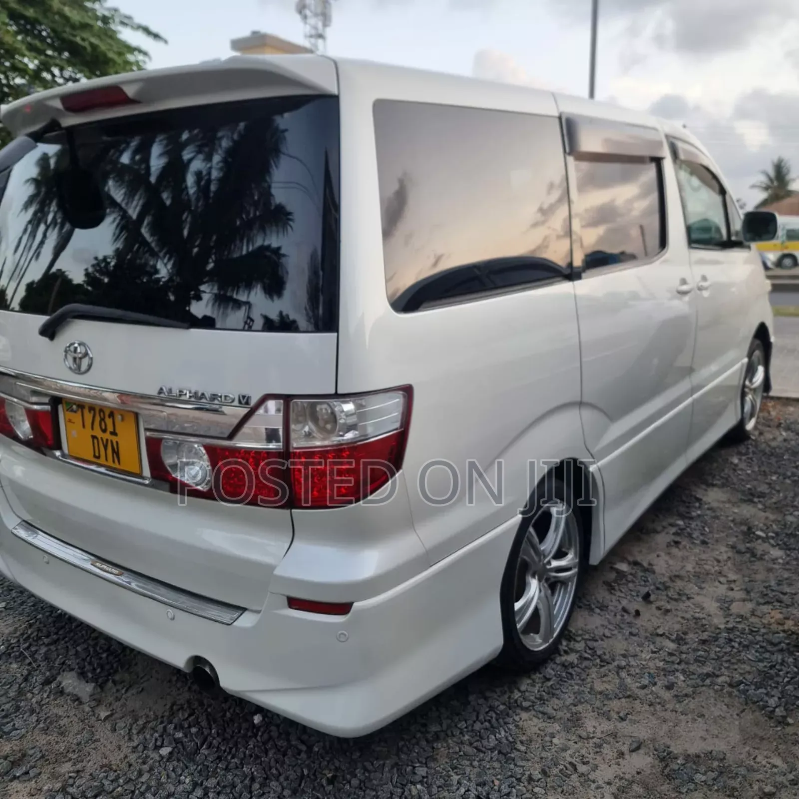 Toyota Alphard 2007 White