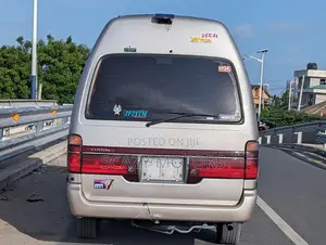 Toyota HiAce 1998 Grey