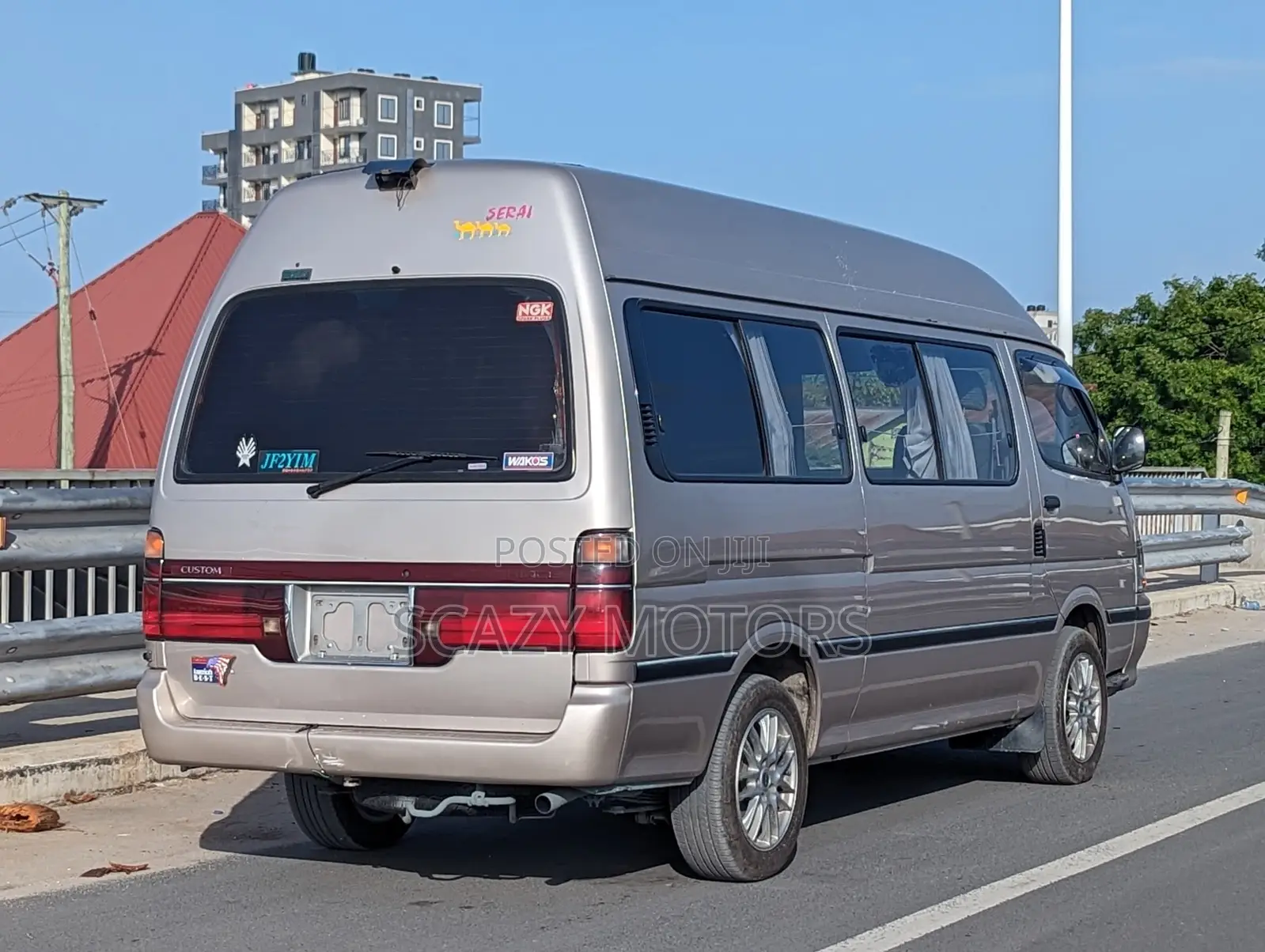 Toyota HiAce 1998 Grey