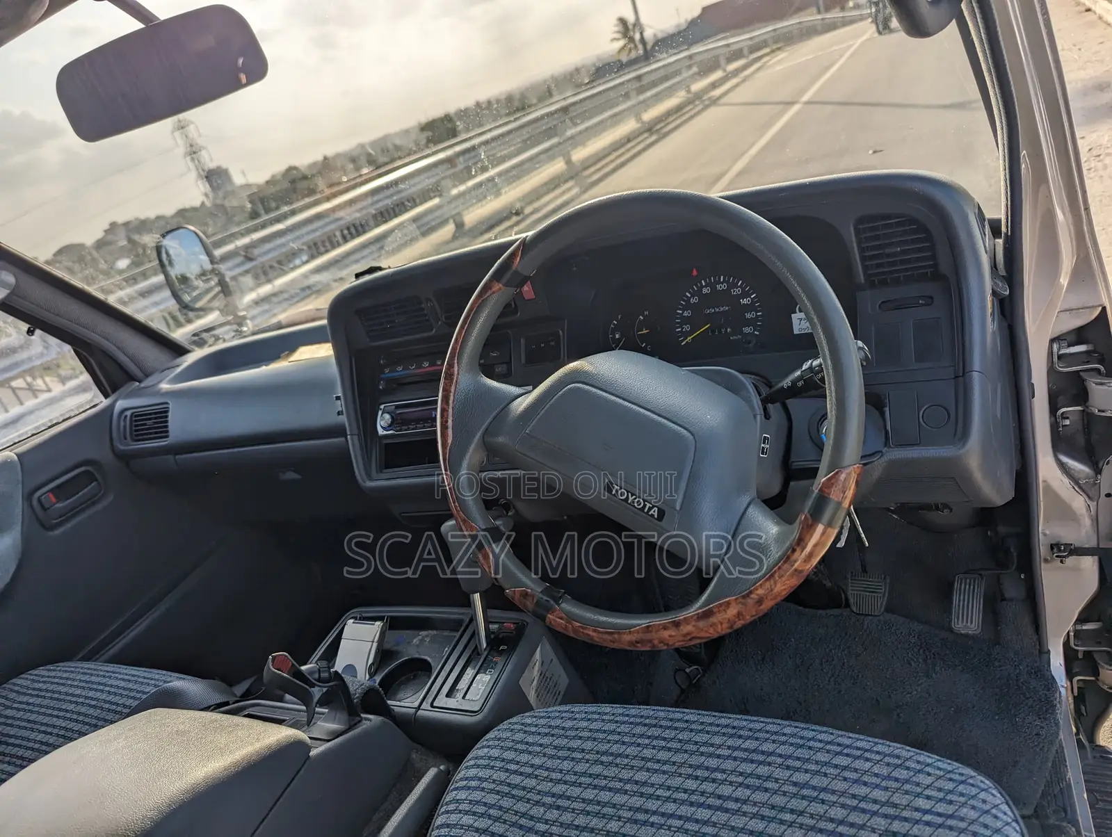 Toyota HiAce 1998 Grey