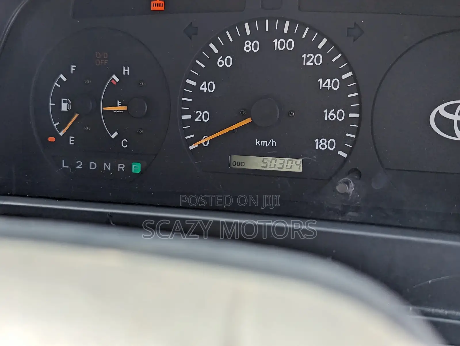 Toyota HiAce 2002 White