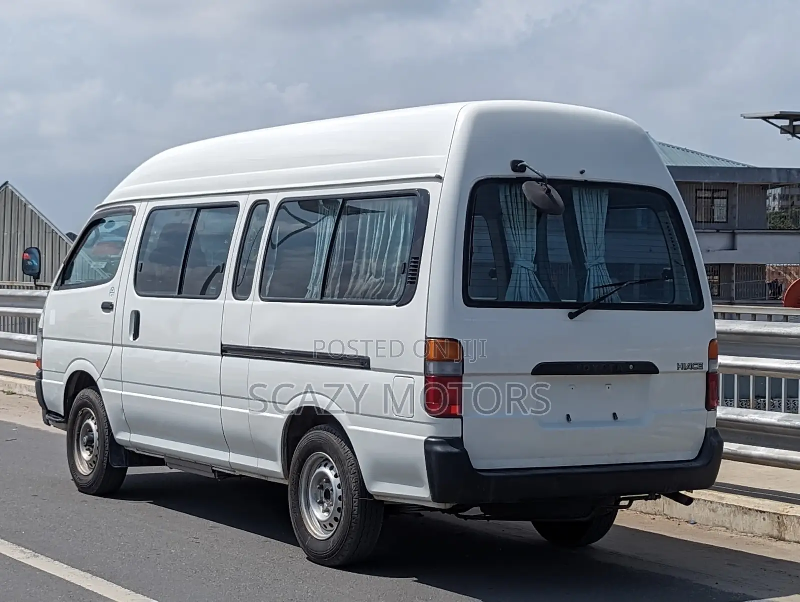 Toyota HiAce 2002 White