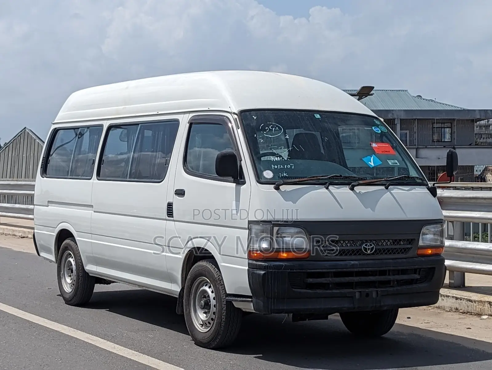 Toyota HiAce 2002 White