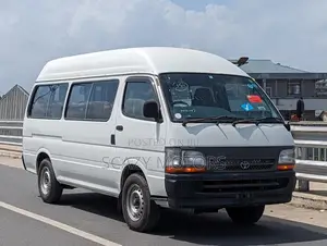 Toyota HiAce 2002 White