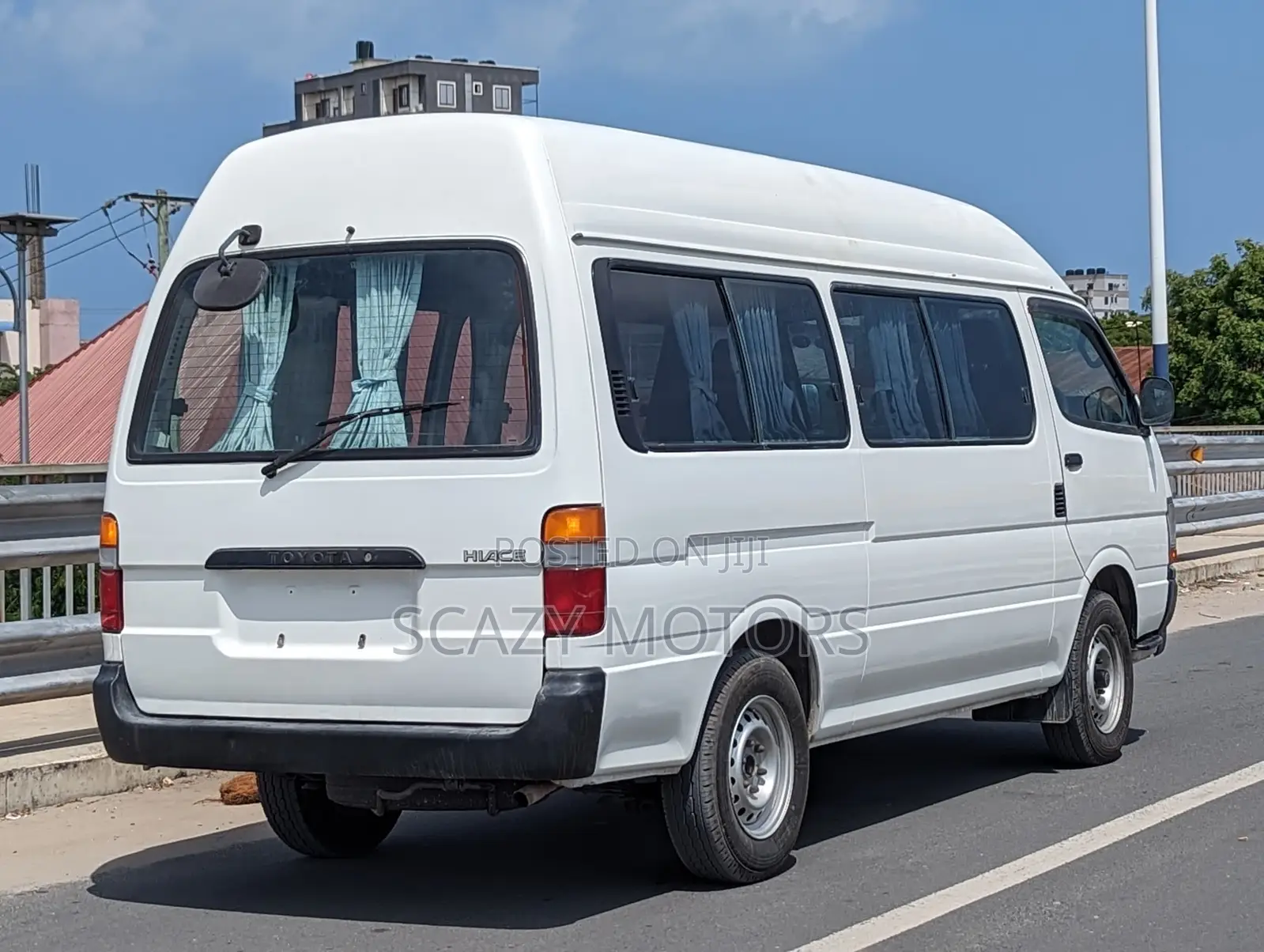 Toyota HiAce 2002 White
