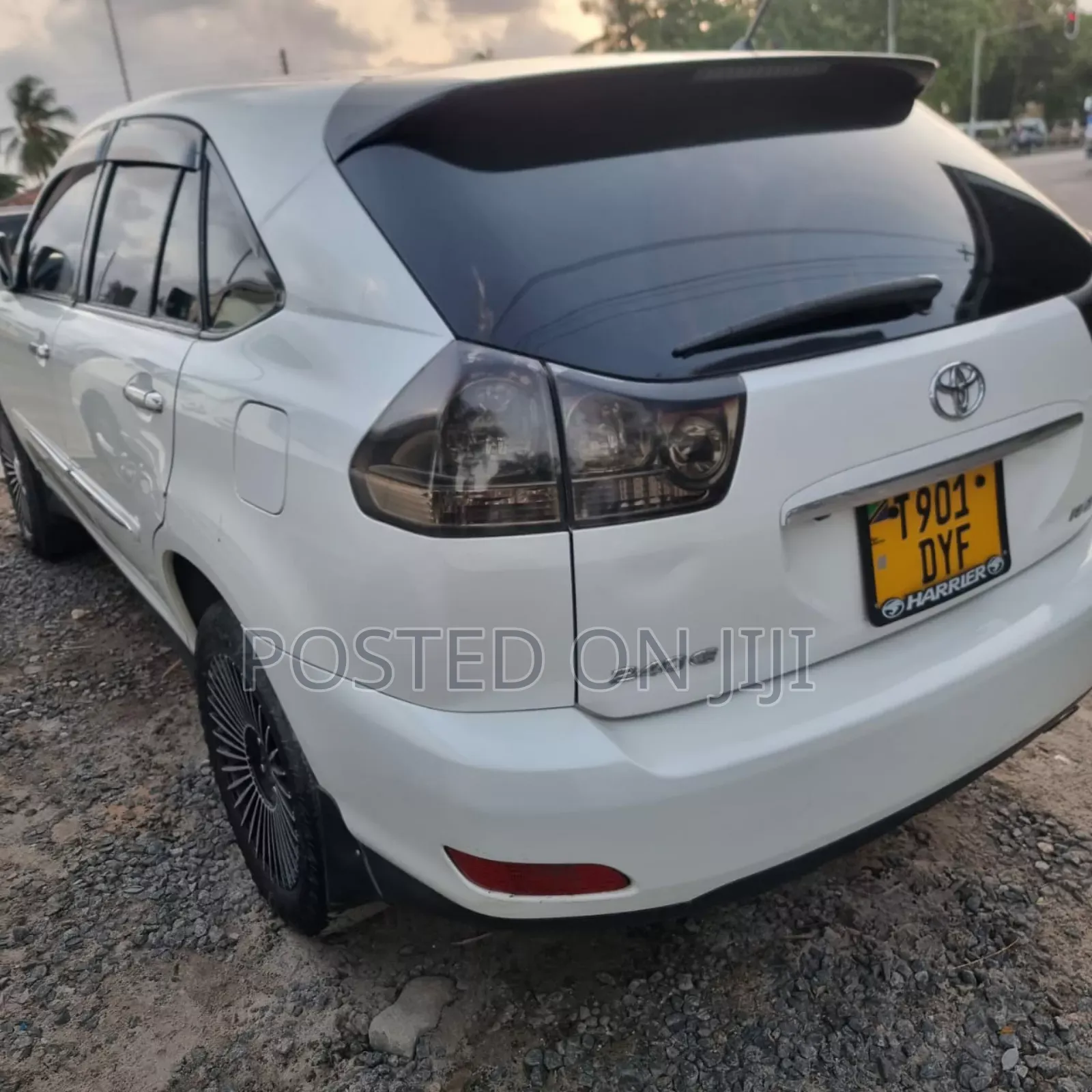 Toyota Harrier 2006 White