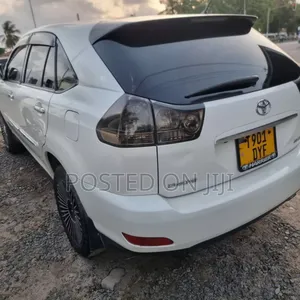 Toyota Harrier 2006 White
