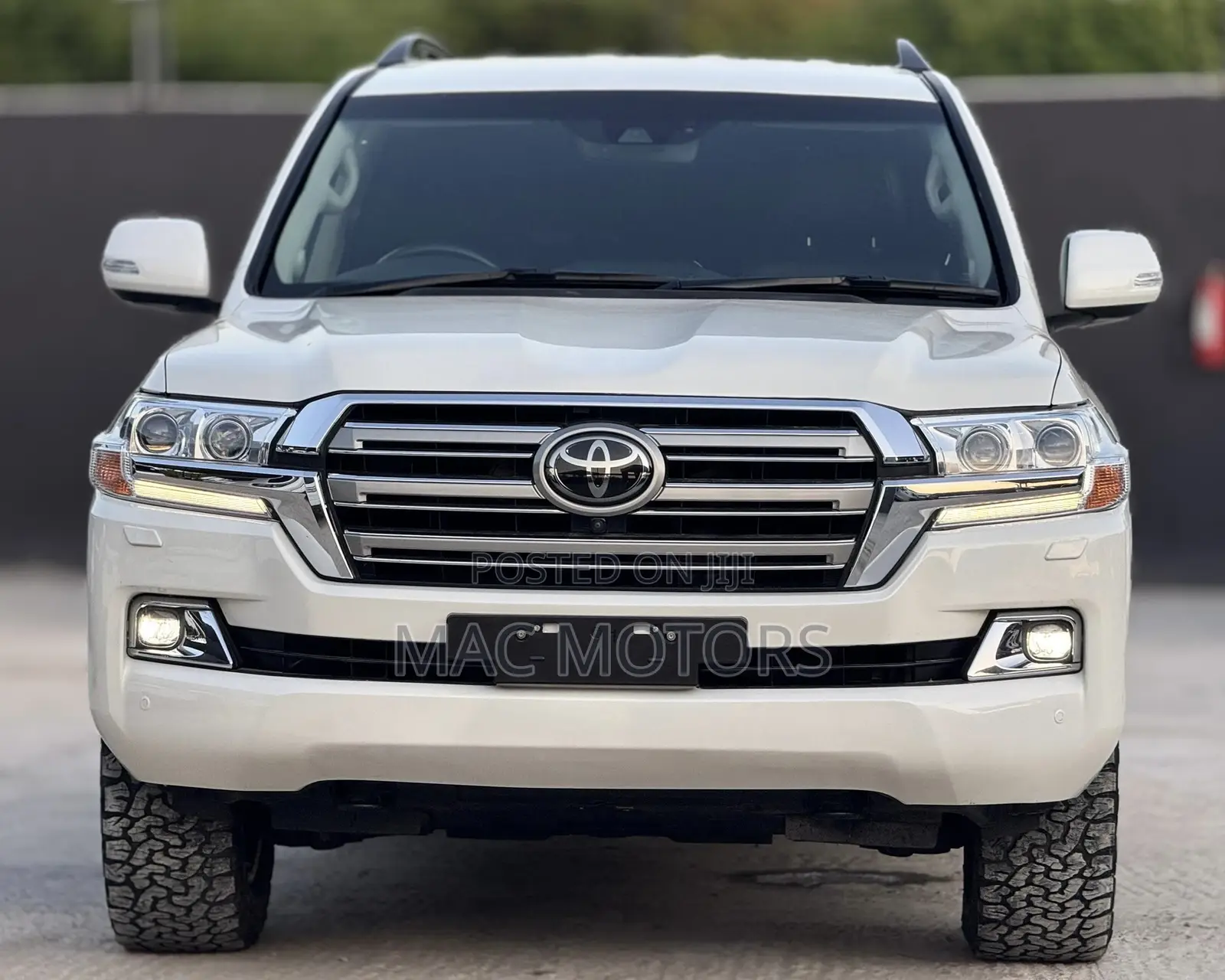 Toyota Land Cruiser 2017 White