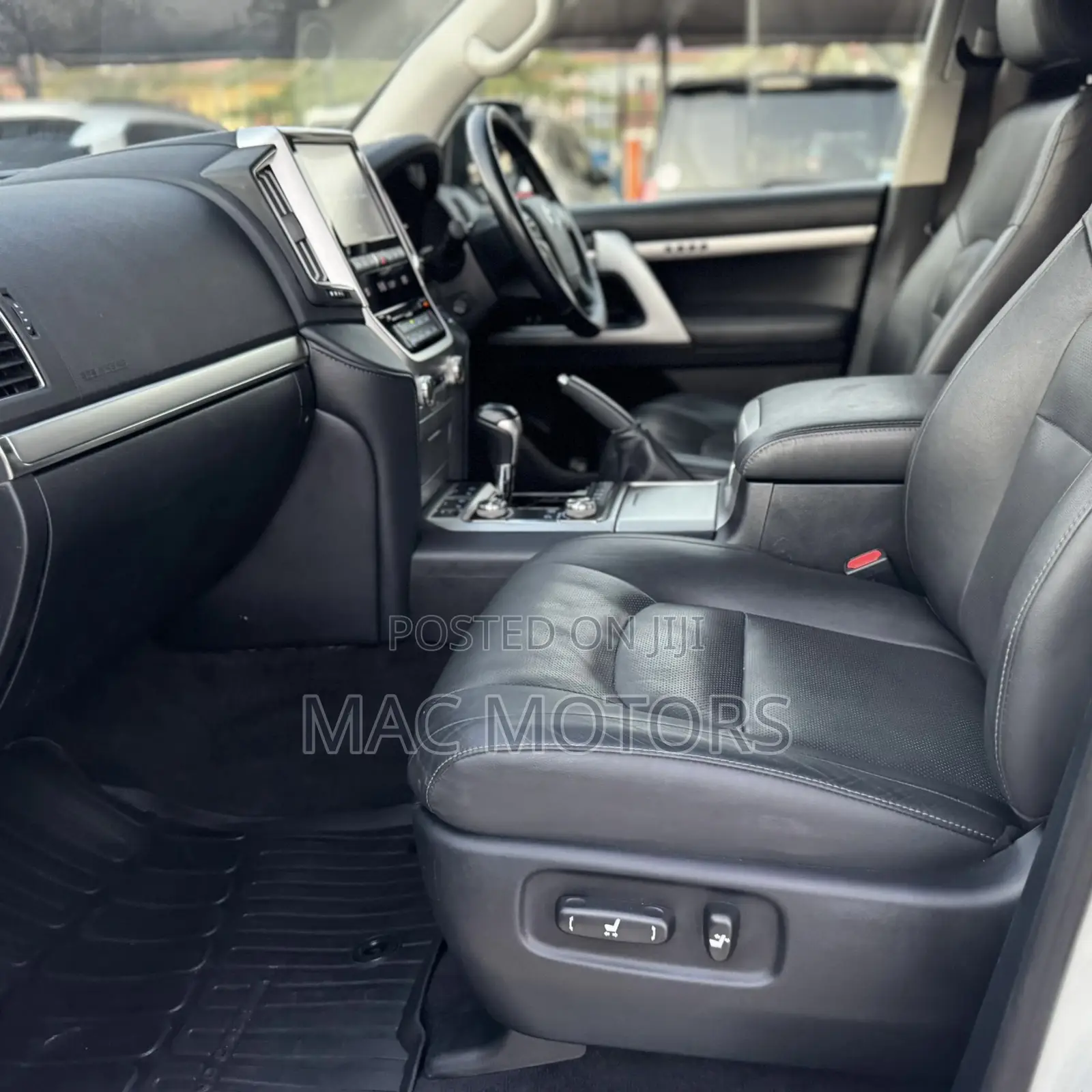 Toyota Land Cruiser 2017 White