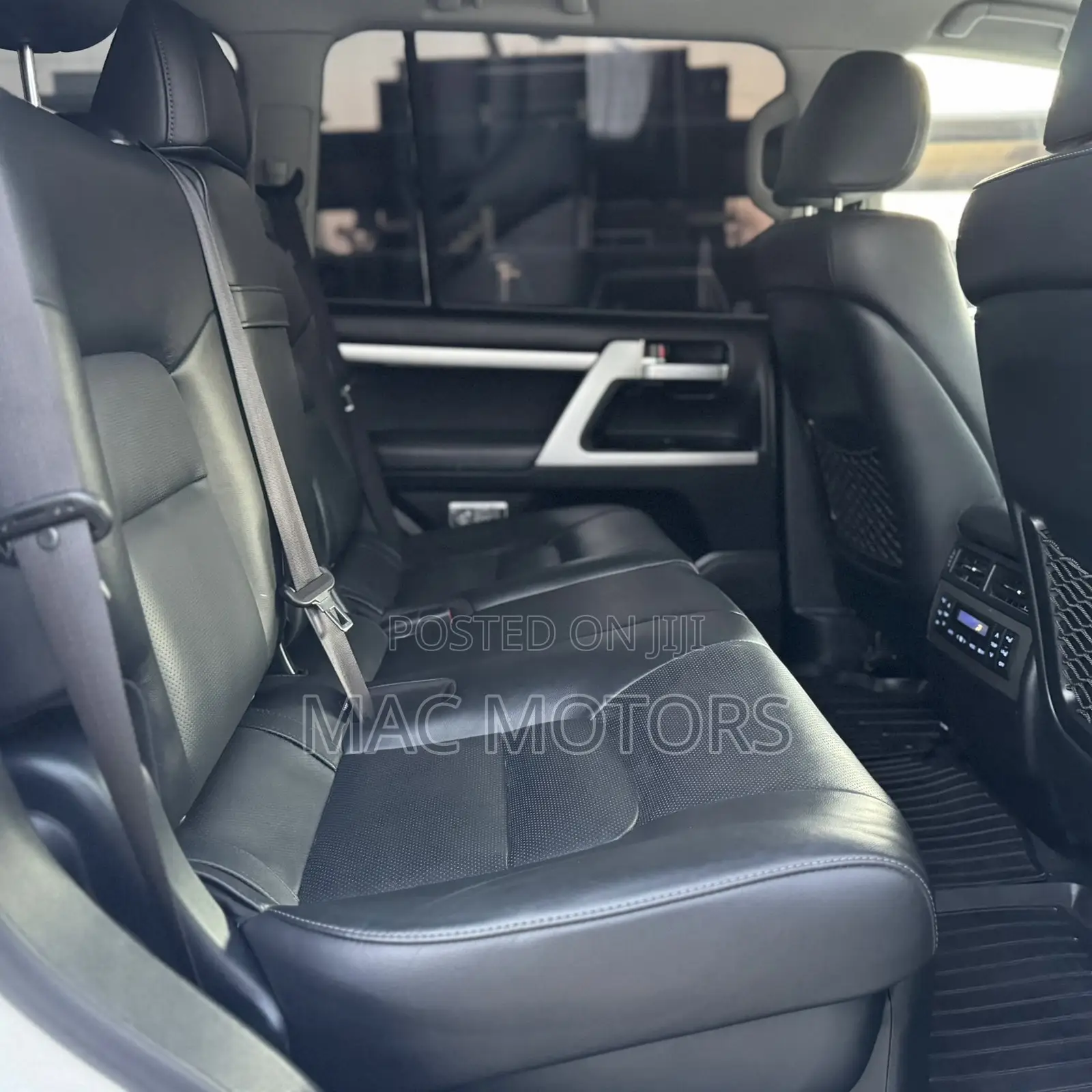 Toyota Land Cruiser 2017 White