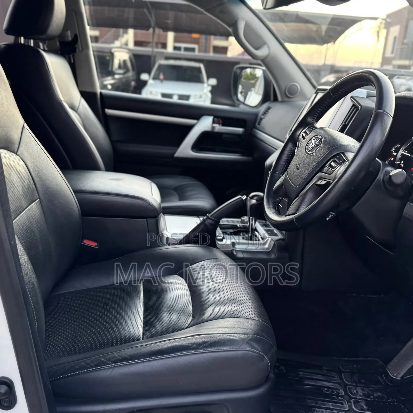 Toyota Land Cruiser 2017 White
