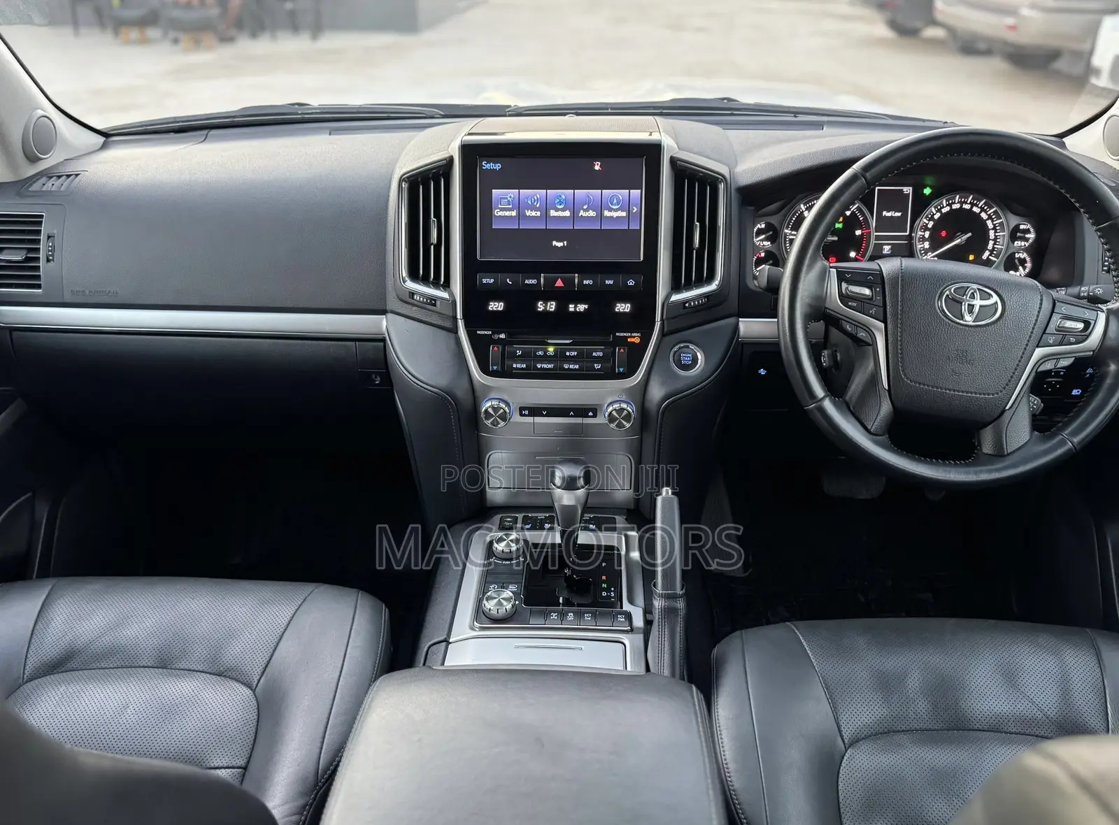Toyota Land Cruiser 2017 White