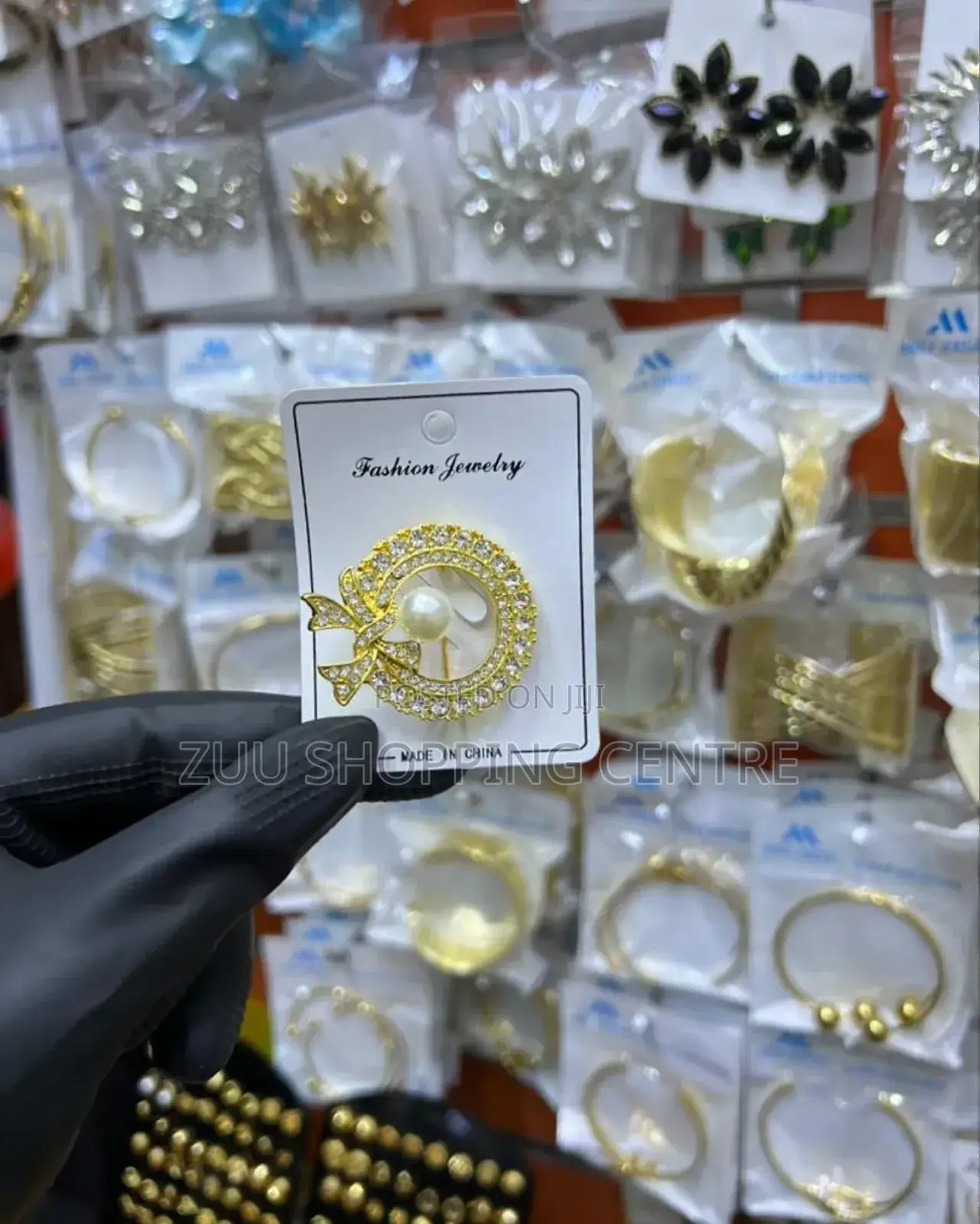 Bronch Pin