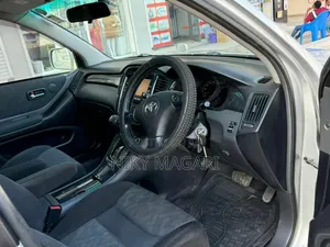 Toyota Kluger 2005 Silver