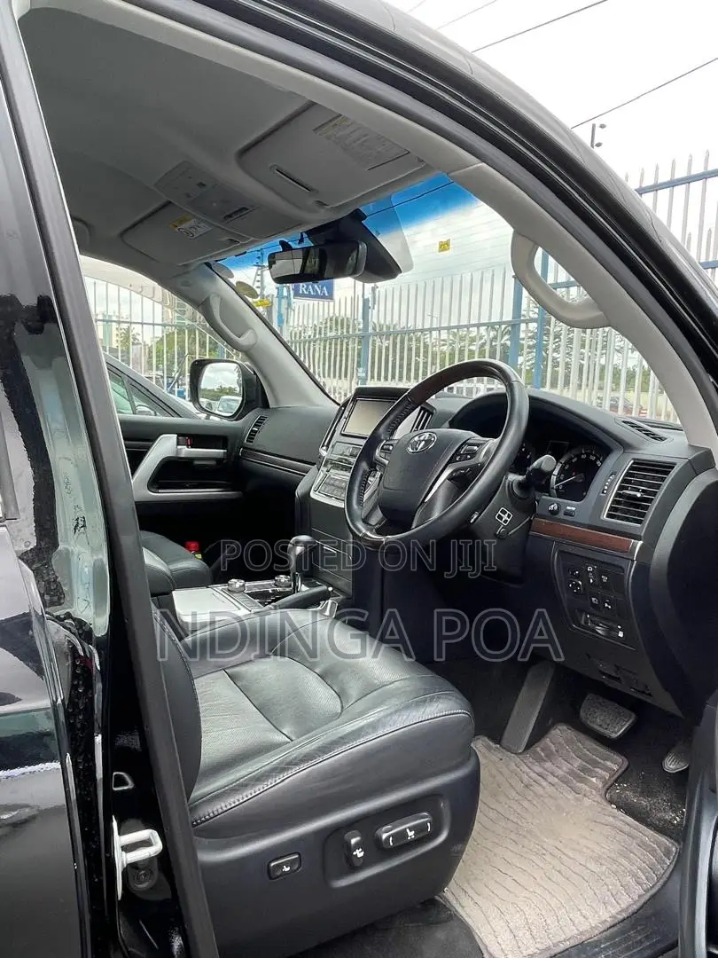 Toyota Land Cruiser 4.0 V6 GXR 2019 Black