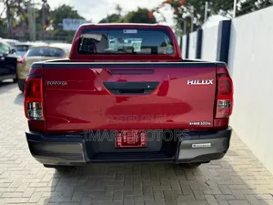 Toyota Hilux 2020 Red