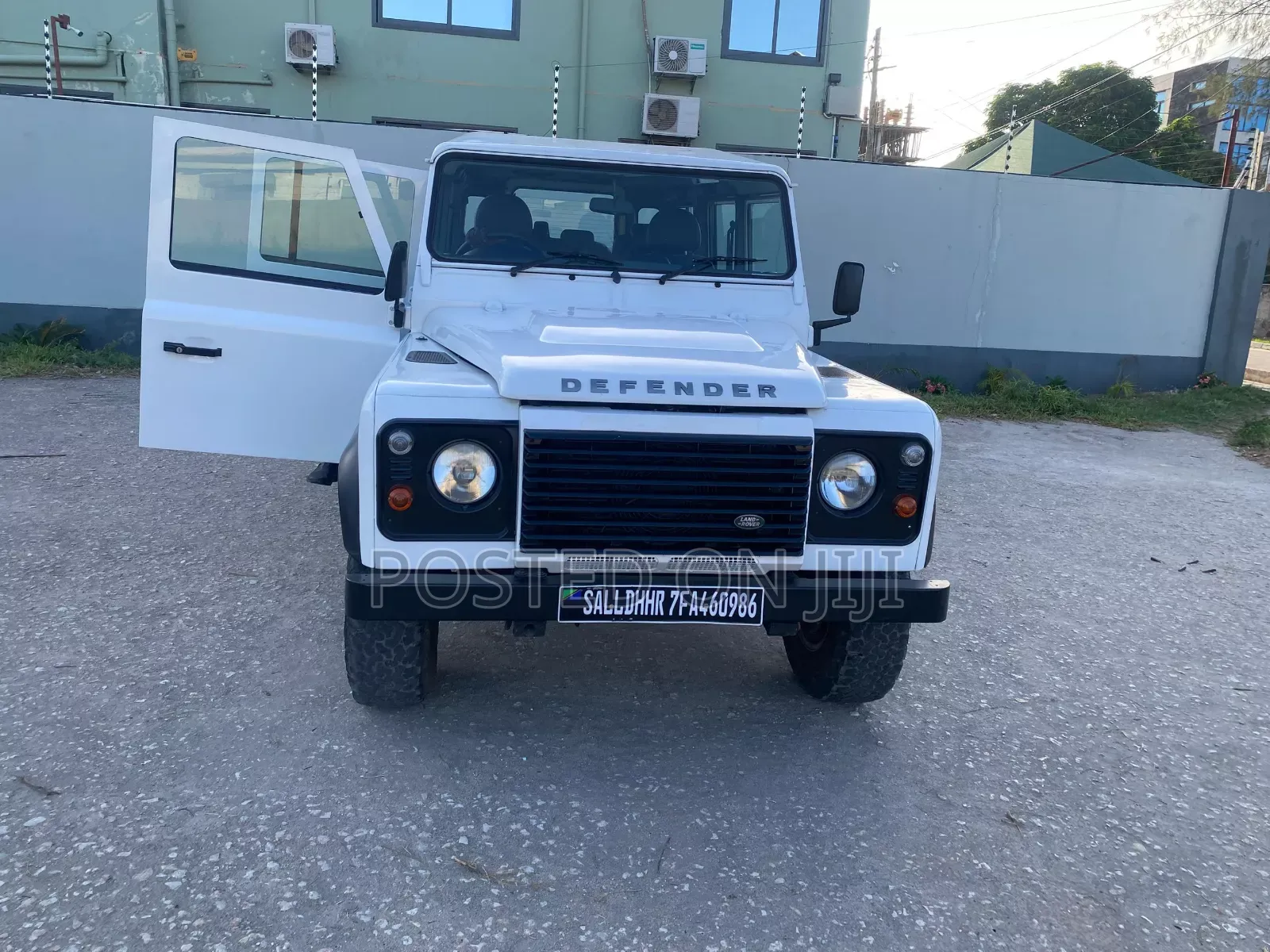 Land Rover Defender 2016 White
