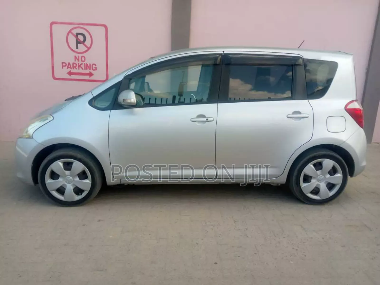 Toyota Ractis 2005 Silver