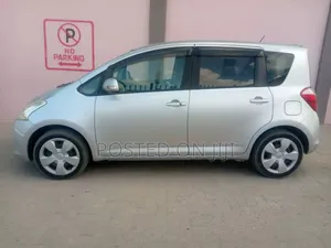 Toyota Ractis 2005 Silver
