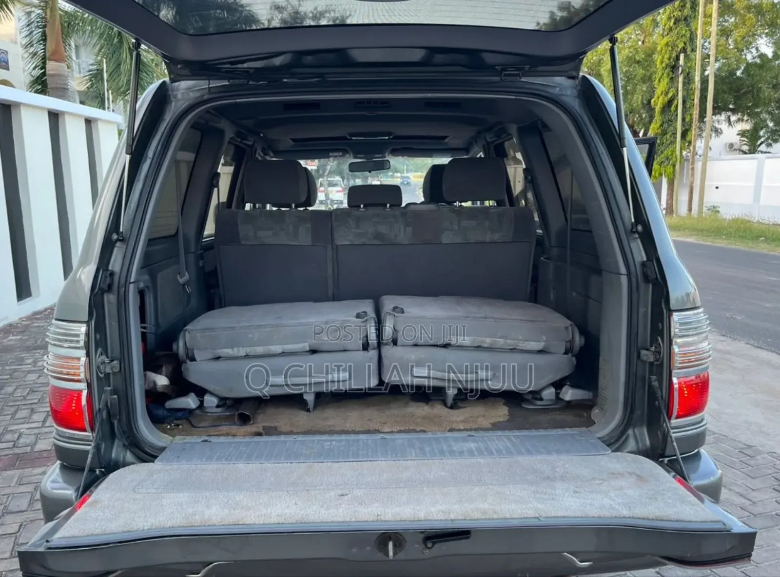 Toyota Land Cruiser 2001 Gray
