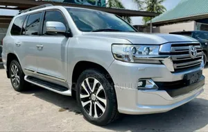 Toyota Land Cruiser 2017 Silver