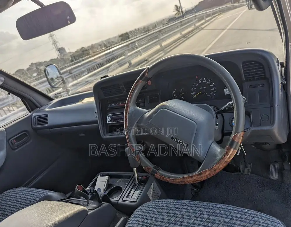 Toyota HiAce 1986 Grey