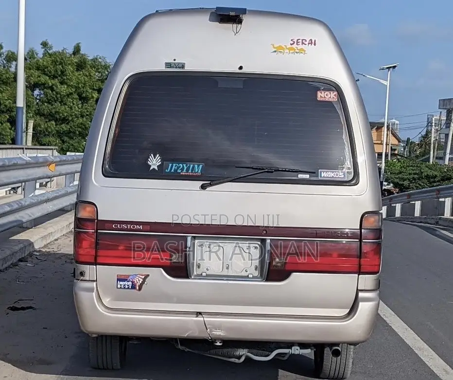 Toyota HiAce 1986 Grey