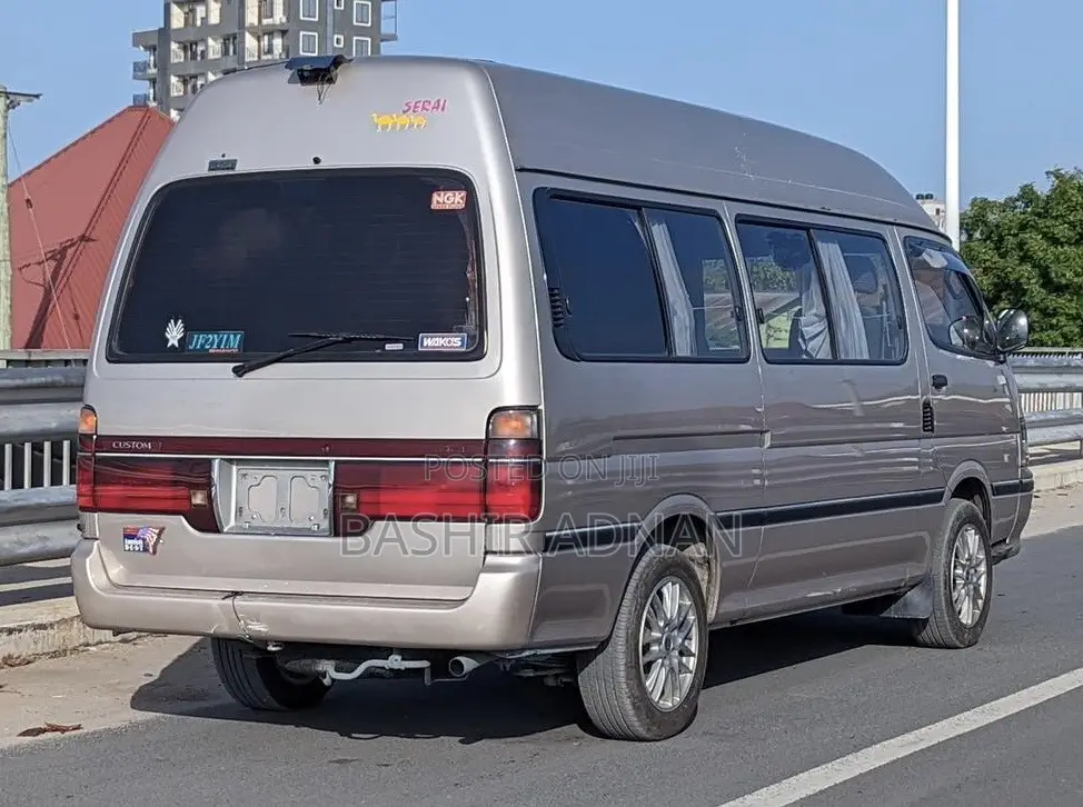 Toyota HiAce 1986 Grey