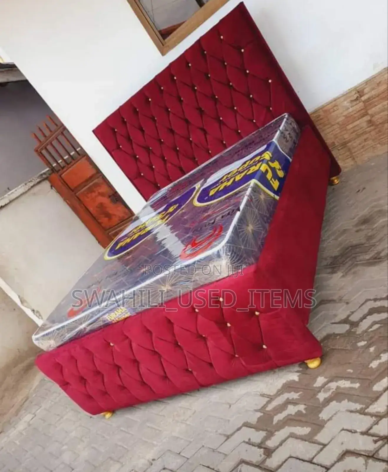 Kitanda Bedsofa Mpya Na Godoro Jipya Inch 8 Size 5x6 Ft