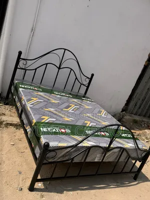 Kitanda Cha Chuma Na Godoro