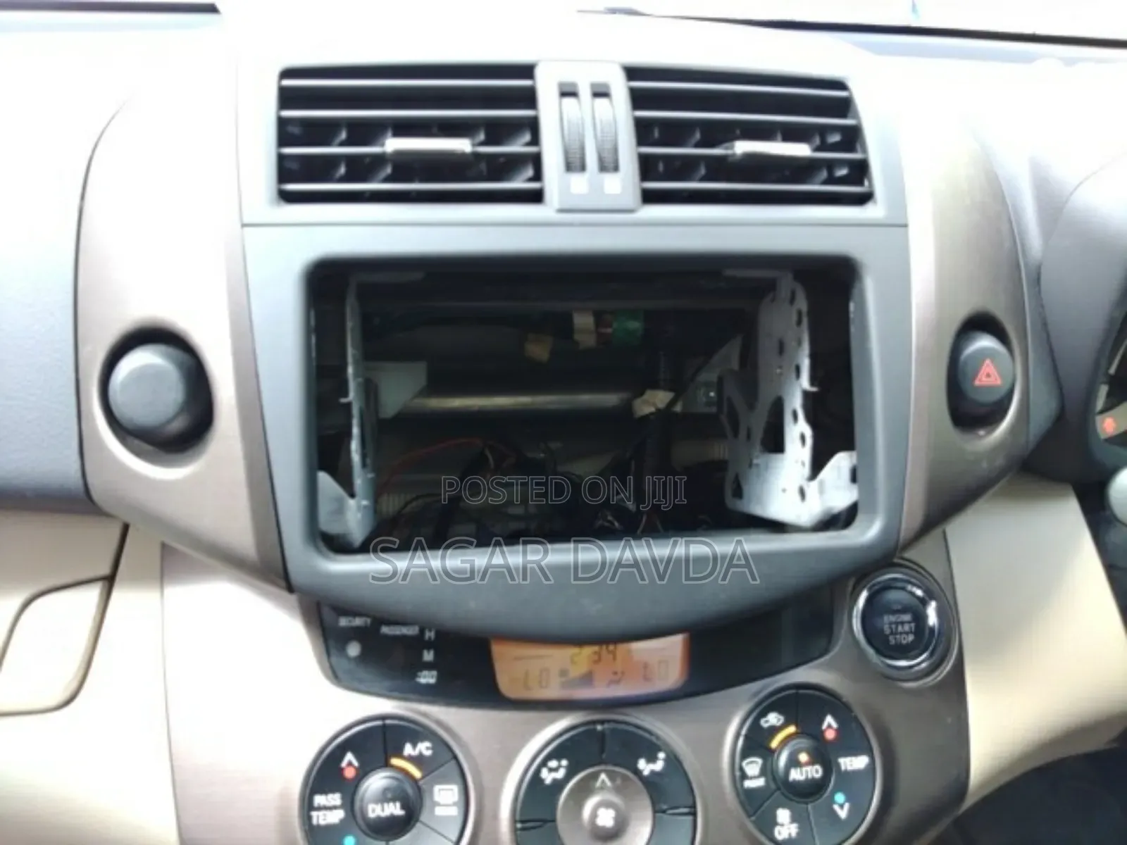Toyota Vanguard FM Radio Frame 8" (Original)